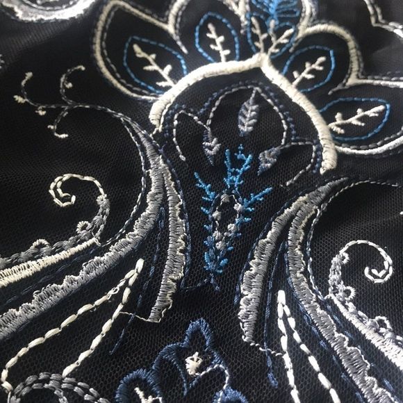 White House Black Market top with camisole. XS - Picture 5 of 8